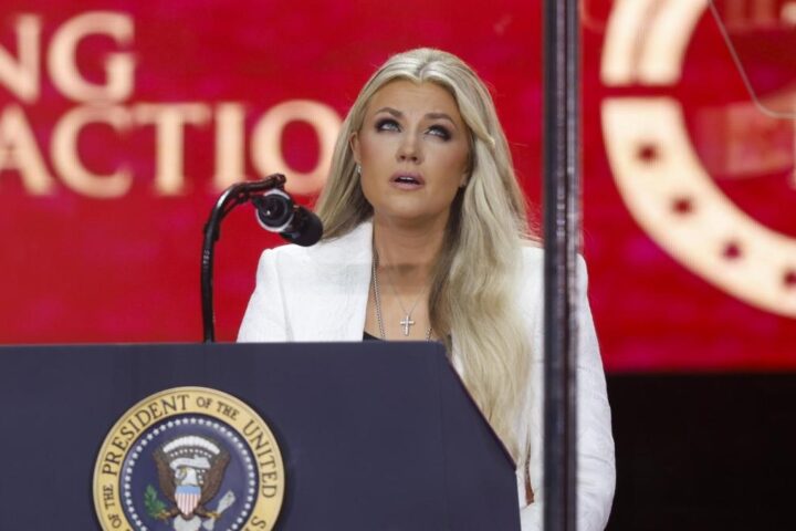 Erika Kirk: «Non cerco vendetta per l'omicidio di mio marito»