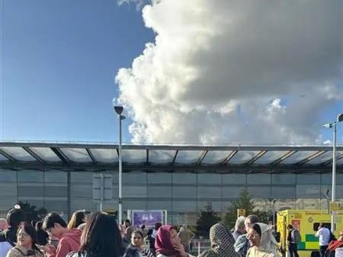 Evacuato il terminal 4 di Heathrow per sospetta fuga di sostanze pericolose