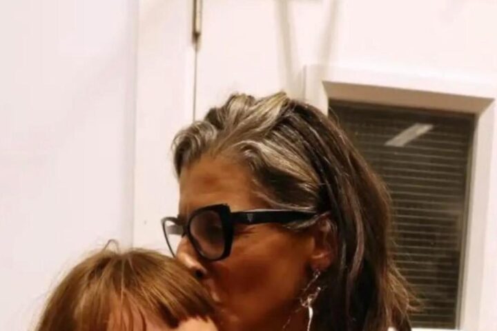 Francesca Albanese e Greta Thunberg dopo l'attacco al Family Boat della Global Sumud Flotilla a Tunisi