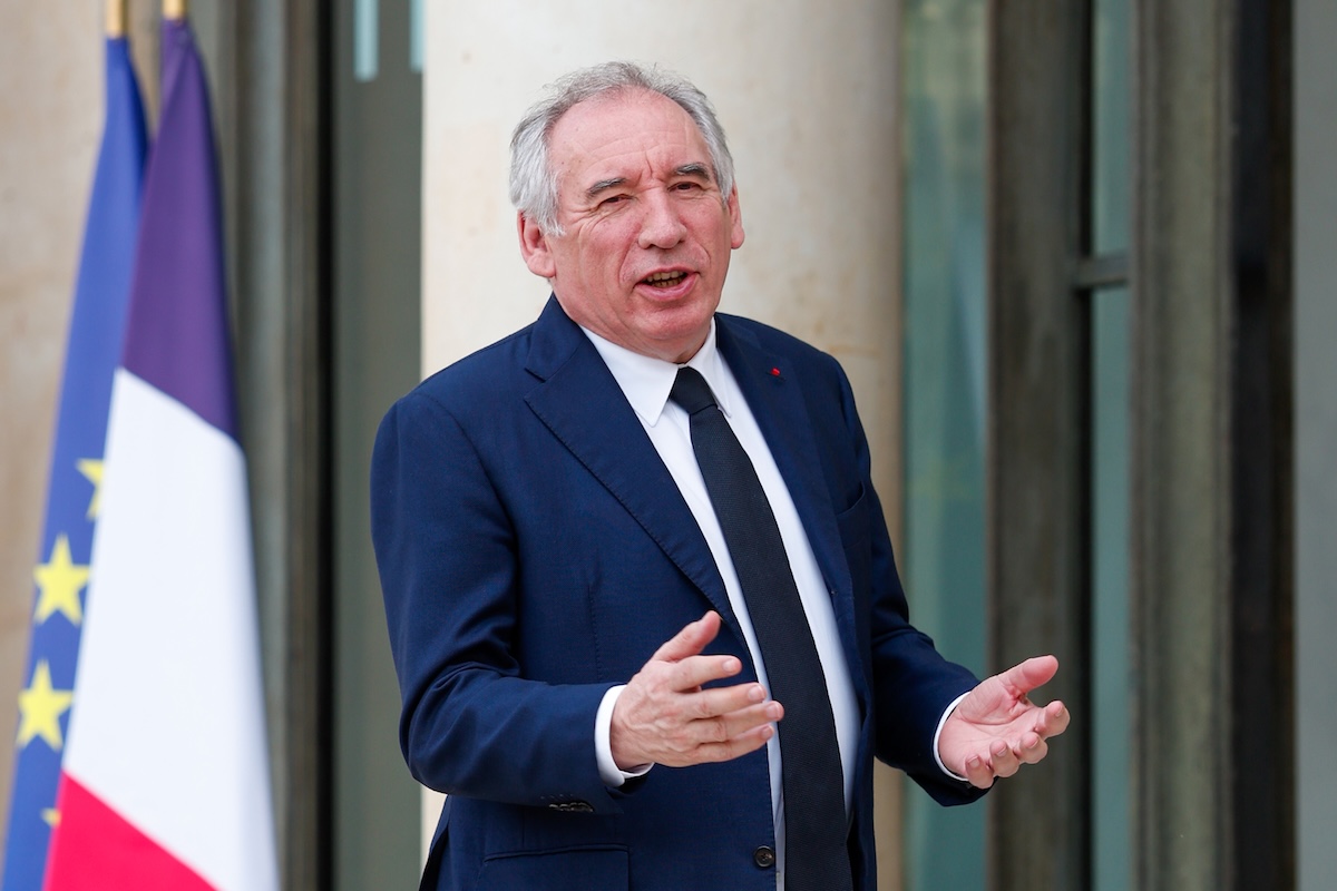 François Bayrou accusa l'Italia di dumping fiscale, il governo italiano respinge le affermazioni