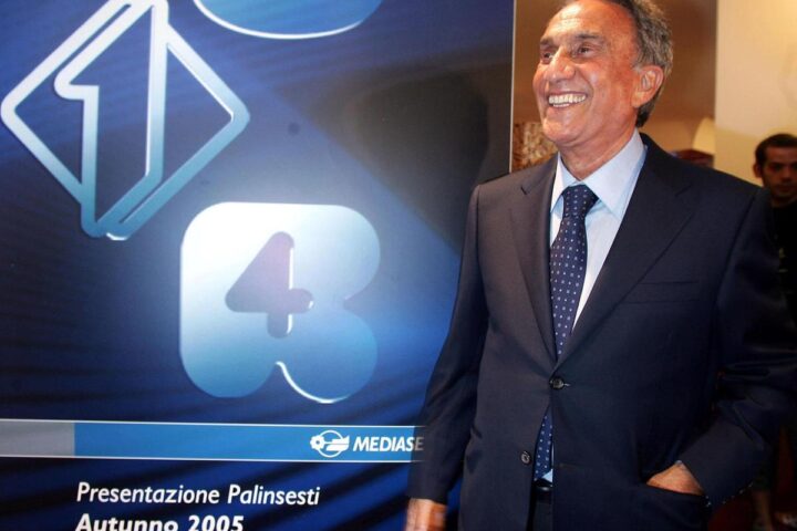 Funerale di Emilio Fede oggi a Milano 2 dopo la sua scomparsa a 94 anni