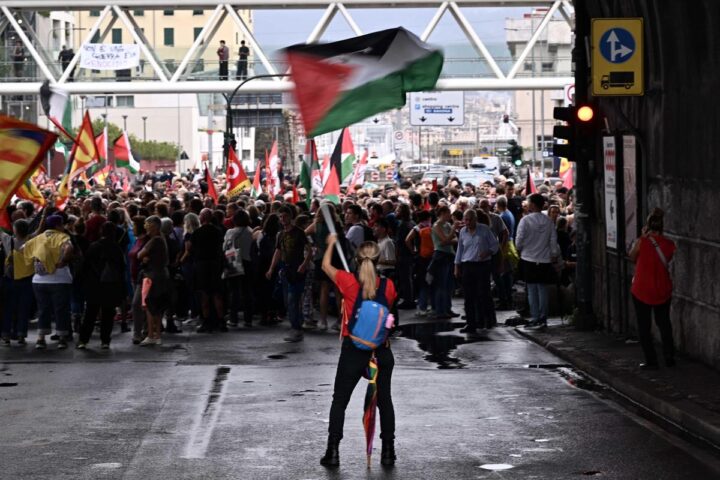Genova, 26 settembre 2025: 300 tonnellate di aiuti per Gaza bloccate nel porto, trattativa in stallo