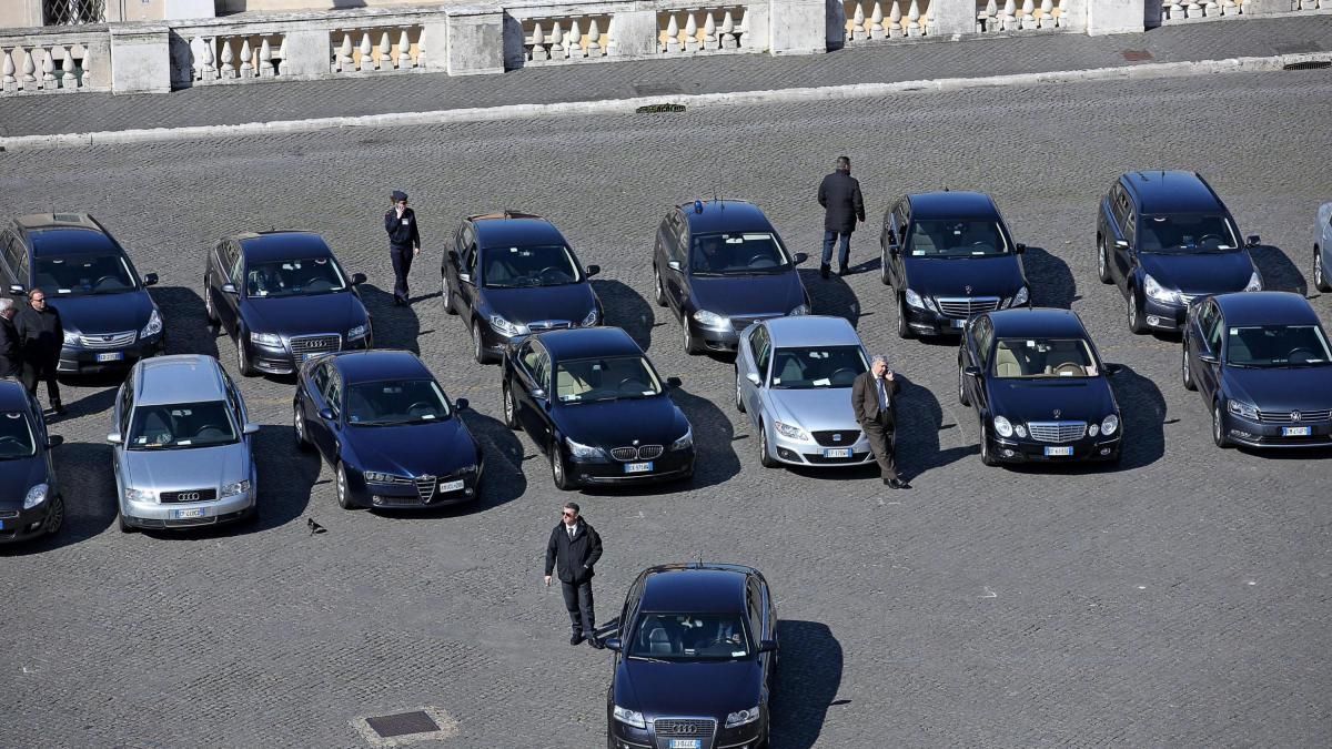 Giorgia Meloni annuncia tagli del 5% sulle spese di Palazzo Chigi e ministeri senza portafoglio