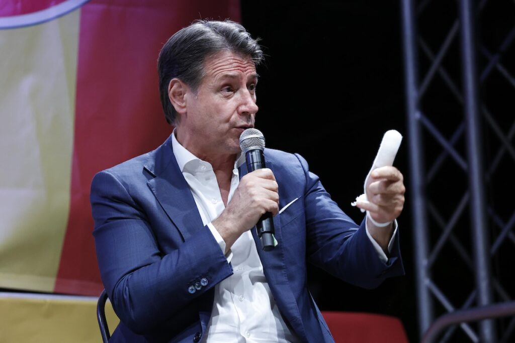 Giuseppe Conte: «Non siamo alleati del Pd, ma vogliamo mandare Meloni a casa»