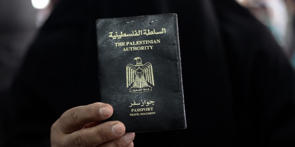 Gli Stati Uniti sospendono l'approvazione di visti temporanei per i titolari di passaporto palestinese