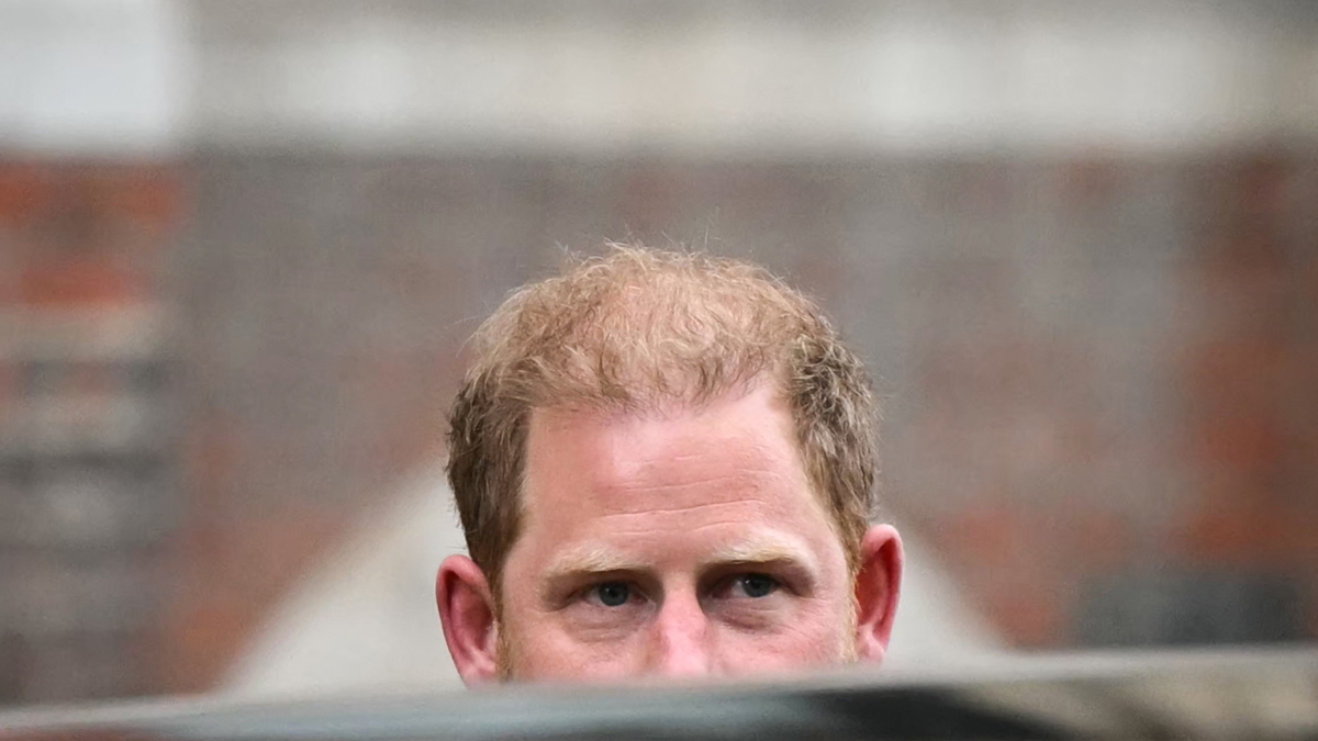 Harry e Carlo in conflitto mediatico: le tensioni tra padre e figlio emergono dopo il loro incontro