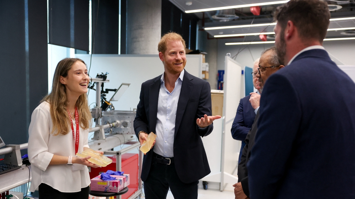 Harry soddisfatto del ritorno a casa e programma di visita con i figli da re Carlo