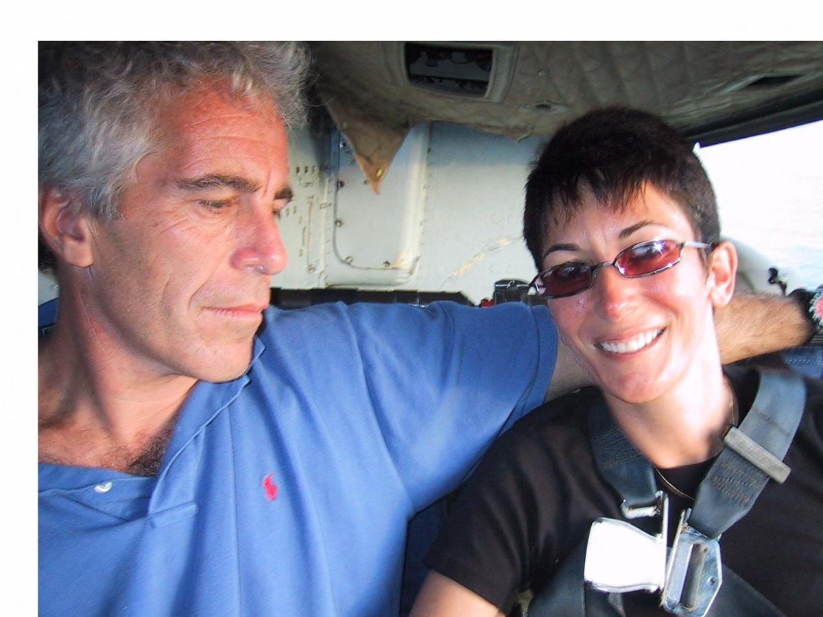 I documenti desecretati su Epstein rivelano nomi di Bannon, Musk e Thiel