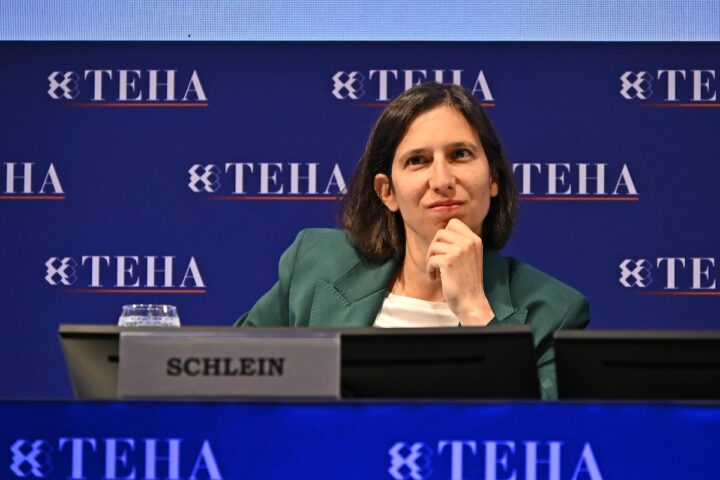 I manager sostengono Meloni, delusi da Schlein, Renzi e Calenda al Forum di Cernobbio