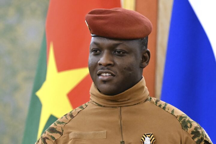 Il Burkina Faso approva legge che criminalizza l'omosessualità con pene fino a cinque anni