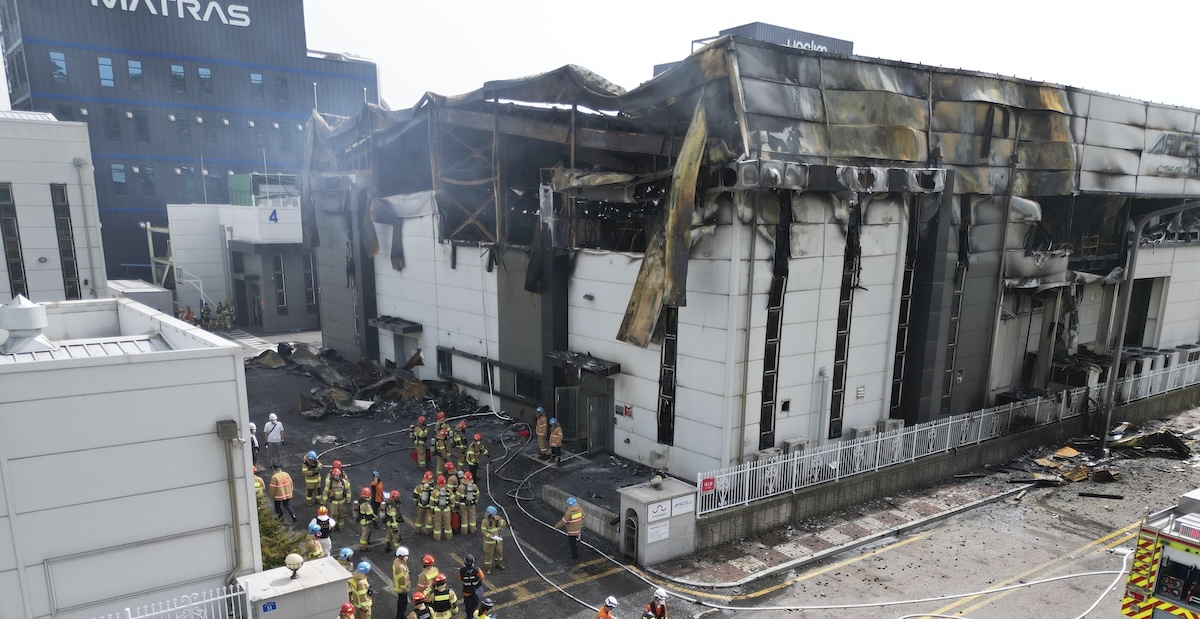 Il CEO di un'azienda di batterie condannato a 15 anni per un incendio che ha ucciso 23 persone in Corea del Sud