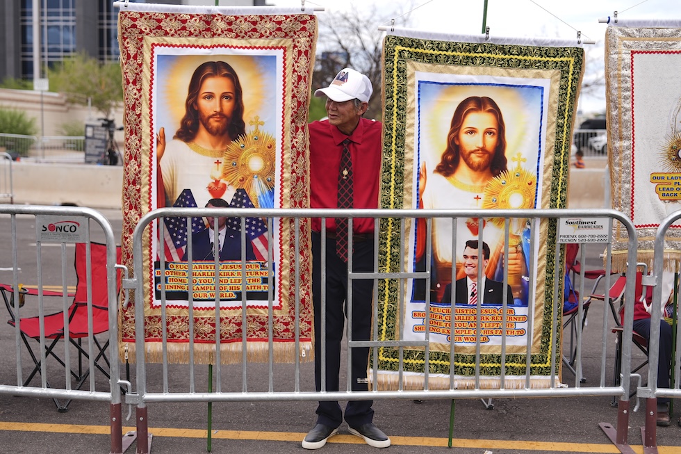 Il funerale di Charlie Kirk si è trasformato in un evento politico e religioso in Arizona