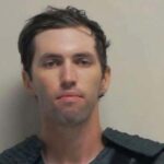 Il governatore dello Utah legge frasi incomprensibili legate a meme durante il processo di omicidio di Charlie Kirk