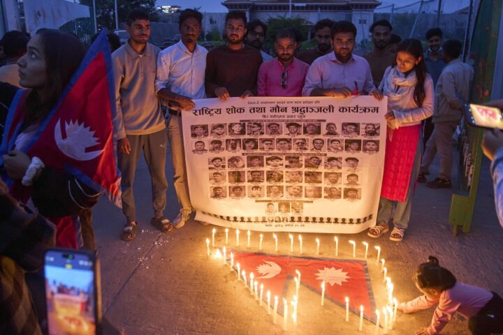 Il governo nepalese avvia un'inchiesta sulla condotta della polizia durante le recenti proteste antigovernative