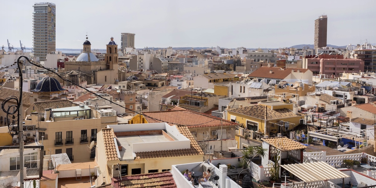 Il governo spagnolo ordina la rimozione di oltre 53mila alloggi illegali dalle piattaforme di affitti brevi