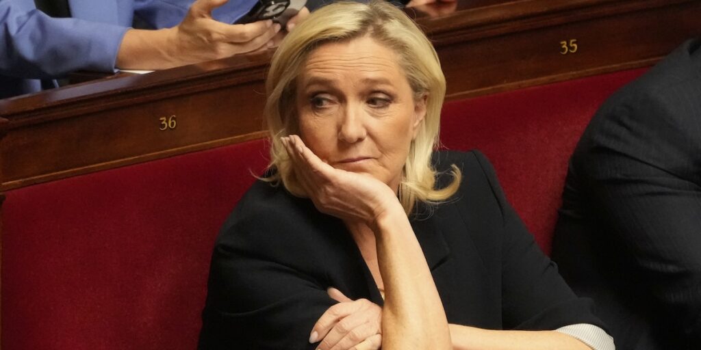 Il processo di appello per la condanna di marine Le Pen inizierà il 13 gennaio 2026 a Parigi
