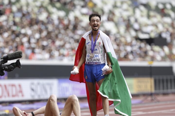 Iliass Aouani conquista il bronzo nella maratona ai Mondiali di atletica a Tokyo