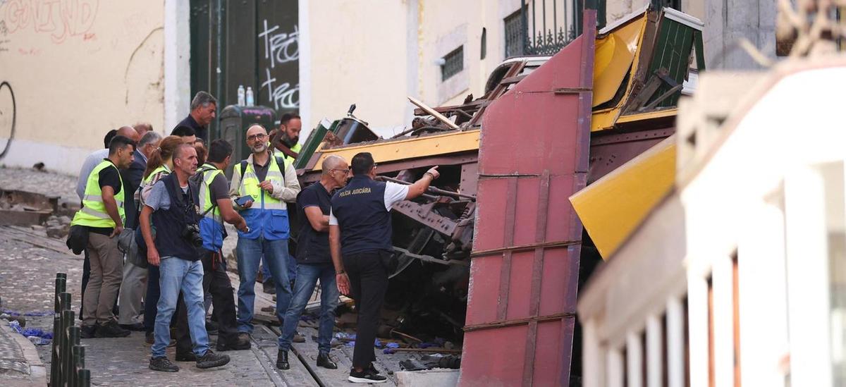Incidente della funicolare a Lisbona: 16 morti, l'italiana racconta il momento del terrore
