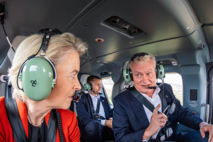 Interferenze nel volo di von der Leyen, Sofia sospetta la Russia: gps in tilt sull'aereo in Bulgaria