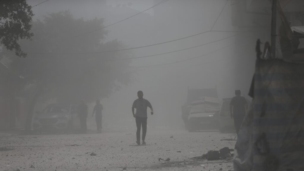 Israele avvia un attacco a Gaza City: operazione militare con aerei, droni e carri armati