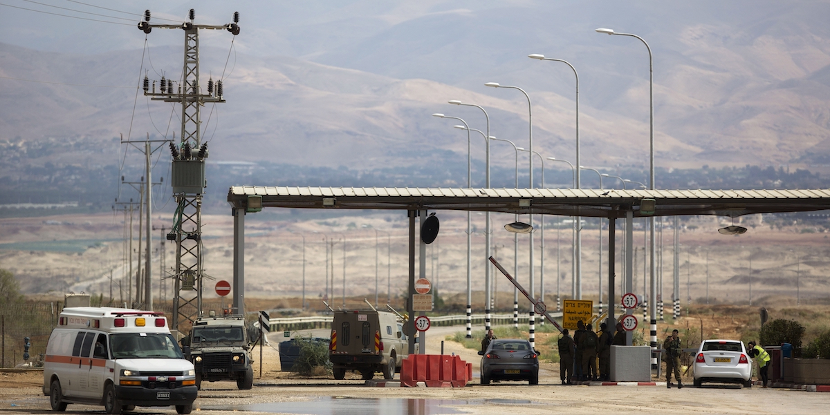 Israele chiuderà l'unico valico tra Giordania e Cisgiordania a tempo indeterminato dal 24 settembre