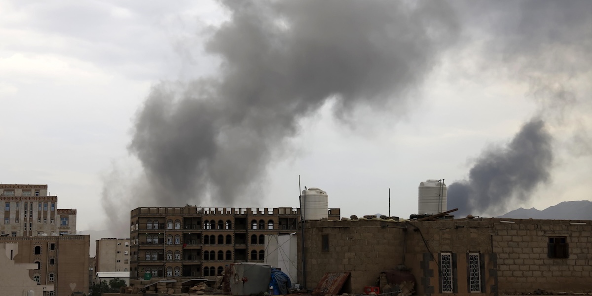 Israele colpisce nuovamente Sana’a: almeno nove morti e 118 feriti negli attacchi