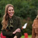 Kate e Melania insieme agli scout a Frogmore durante la visita di Stato di Trump