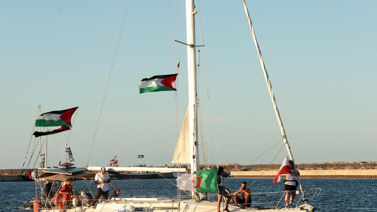 La flottiglia si prepara a partire per Gaza, con dubbi tra i membri italiani