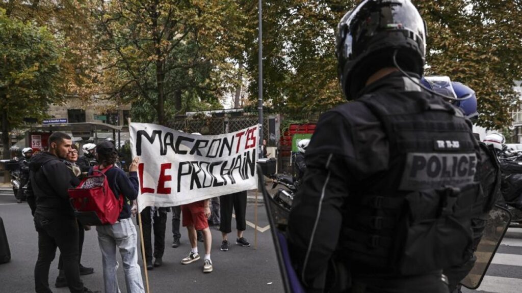 La Francia tra crisi economica e sociale: domani previsto "blocchiamo tutto" con manifestazioni