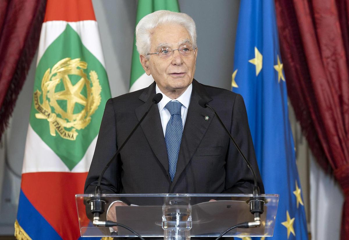 L'appello di Mattarella: "L'Europa deve rimanere un simbolo di pace e democrazia"
