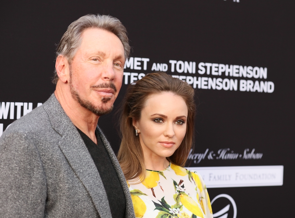 Larry Ellison, miliardario vicino a Trump, acquisisce Paramount dopo fusione con CBS