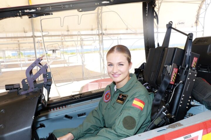 Leonor di Spagna inizia l'ultima fase della formazione militare nell'Aeronautica di San Javier