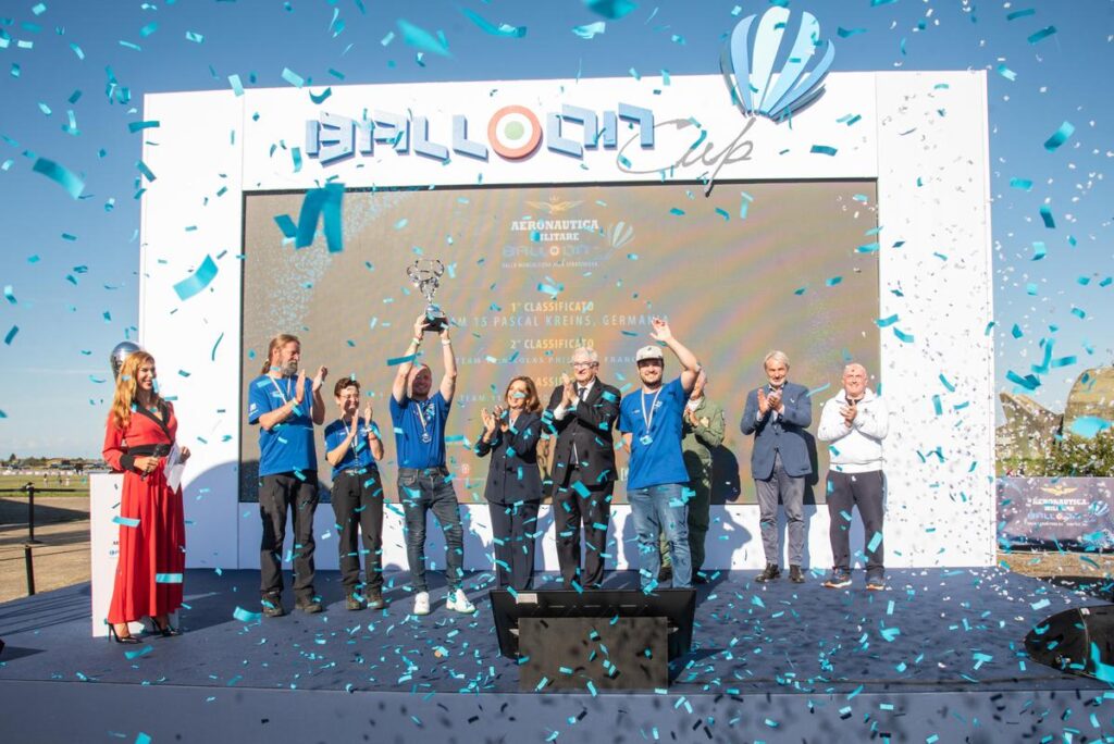 L'equipaggio tedesco di Pascal Kreins vince la Balloon Cup all'aeroporto di San Damiano
