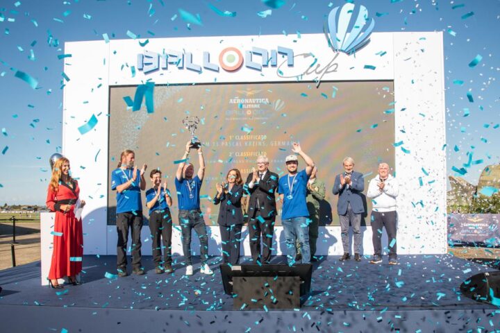 L'equipaggio tedesco di Pascal Kreins vince la Balloon Cup all'aeroporto di San Damiano