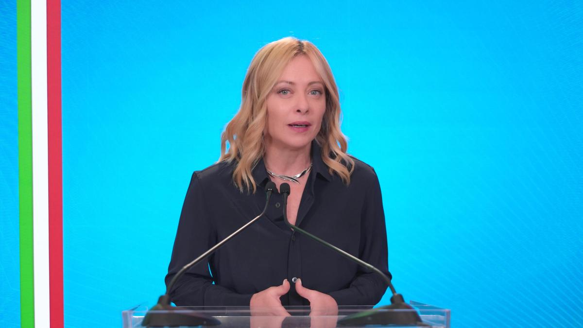 L'interesse degli italiani per la politica ai minimi storici, calo tra uomini e donne