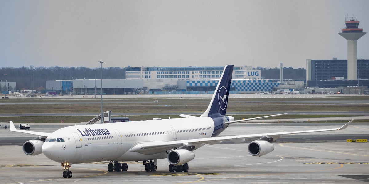 Lufthansa prevede di licenziare 4mila dipendenti entro il 2030 per migliorare la redditività