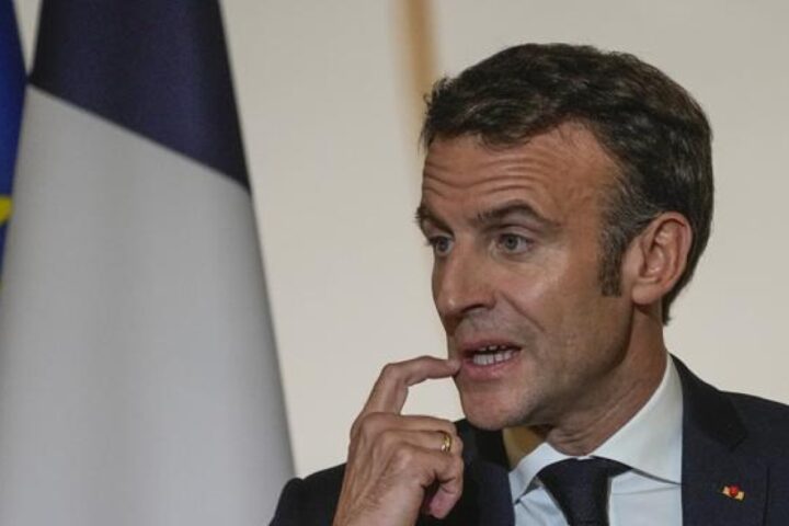 Macron affronta una nuova crisi governativa in Francia, tra proteste e instabilità politica