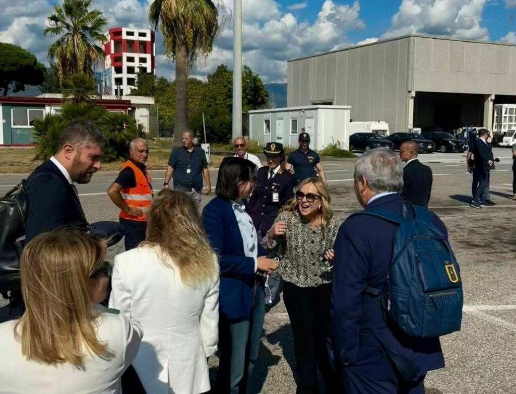 Meloni e Schlein volano insieme: Gaza e Flotilla dominano la campagna in Calabria
