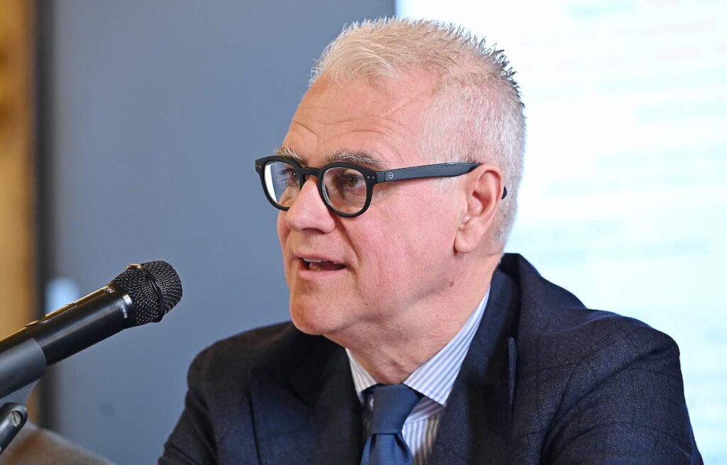 Meloni sostiene Zangrillo dopo insulti alla Festa del Pd a Torino