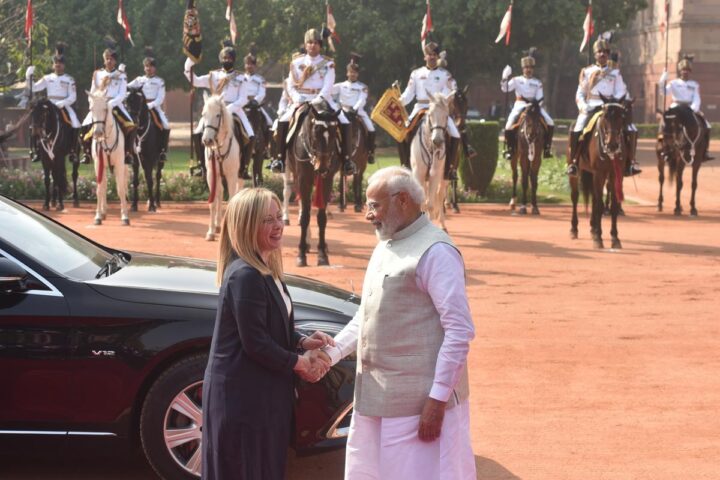 Modi elogia Meloni: la prefazione del premier indiano all'autobiografia della leader italiana