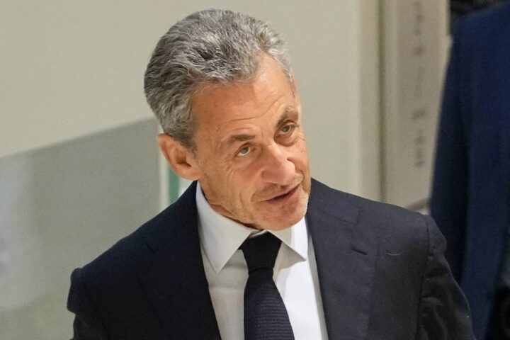 Nicolas Sarkozy condannato per finanziamenti elettorali illeciti da Gheddafi per le elezioni del 2007