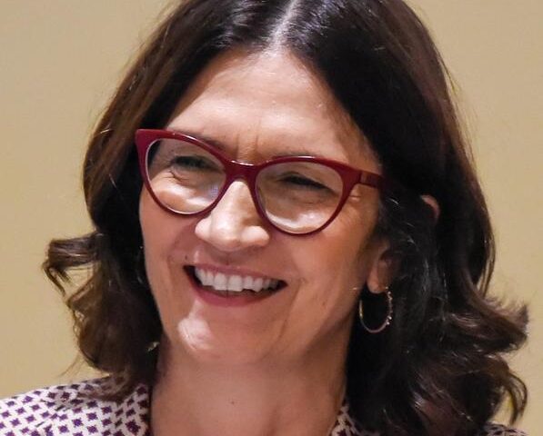 Noi Moderati propone revisione dell'anonimato web dopo casi di deepfake e abusi online