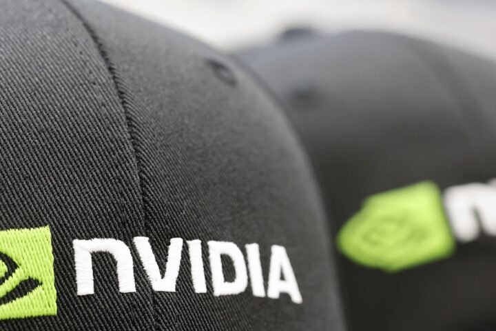 Nvidia investirà 5 miliardi di dollari in Intel, nonostante le difficoltà della società