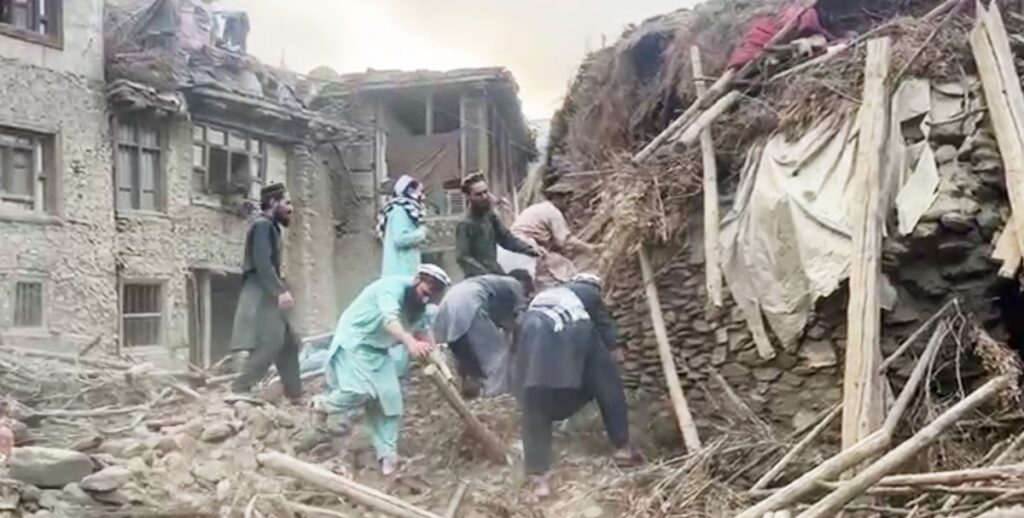 Oltre 250 morti e 500 feriti per un forte terremoto in Afghanistan