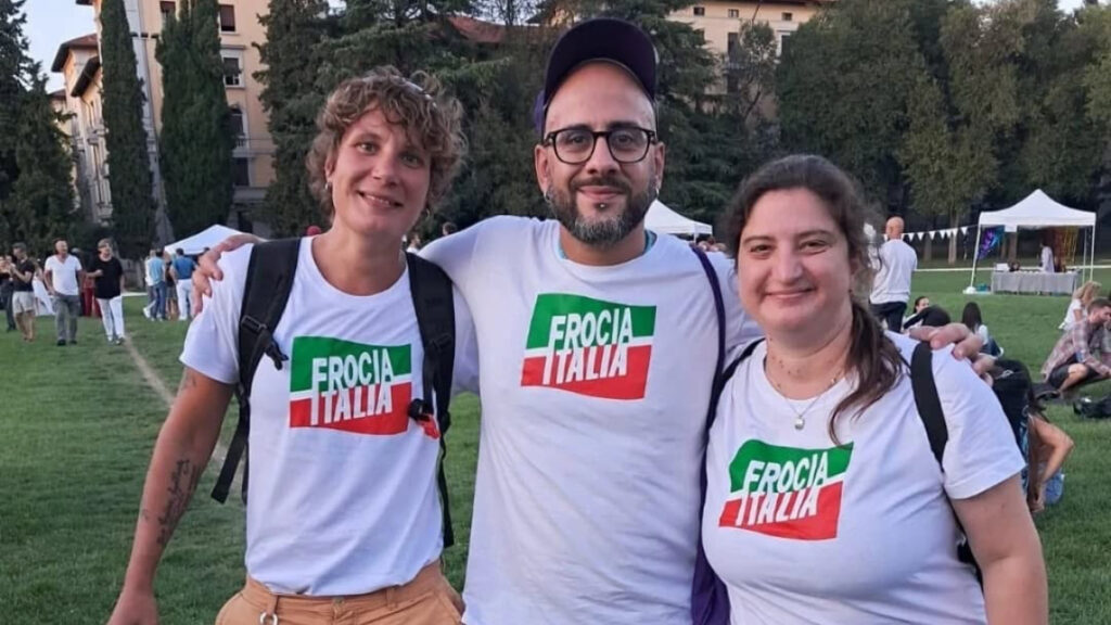 Polemicità per la maglietta "Fr**ia Italia" venduta alla festa dell'Unità di Vimercate