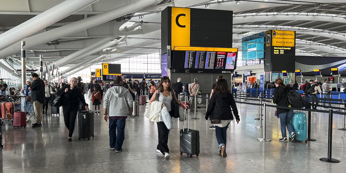 Problemi ai sistemi di check-in causano ritardi e cancellazioni in aeroporti europei