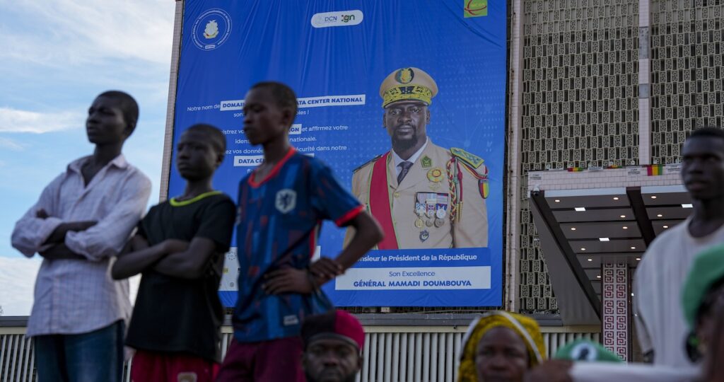 Referendum in Guinea per nuova Costituzione, boicottato dalle opposizioni