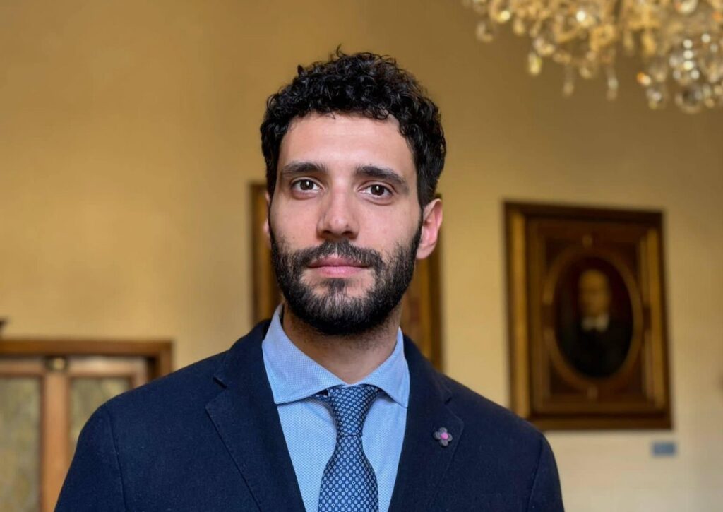 Ricatto e controversie: Tommaso Cocci, candidato FdI a Prato, denuncia minacce e accuse di revenge porn