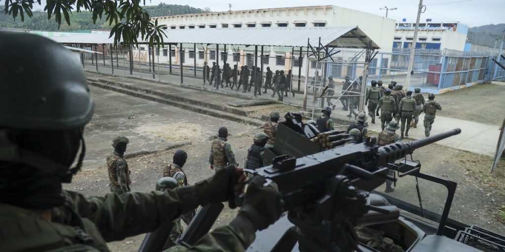 Scontri tra bande criminali in carcere in Ecuador: almeno 17 morti segnalati