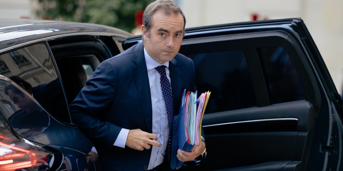 Sébastien Lecornu nominato nuovo primo ministro francese dopo la sfiducia a François Bayrou